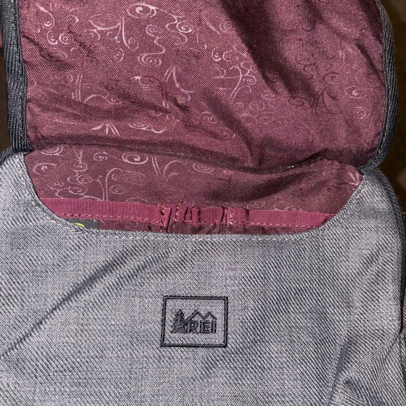 REI Dark Gray  With Heart Crossbody Travel Hiking Small Bag Pouch - Picture 3 of 4